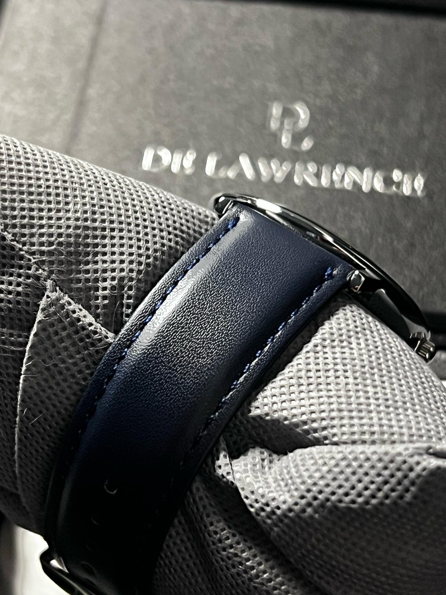 DE LAWRENCE