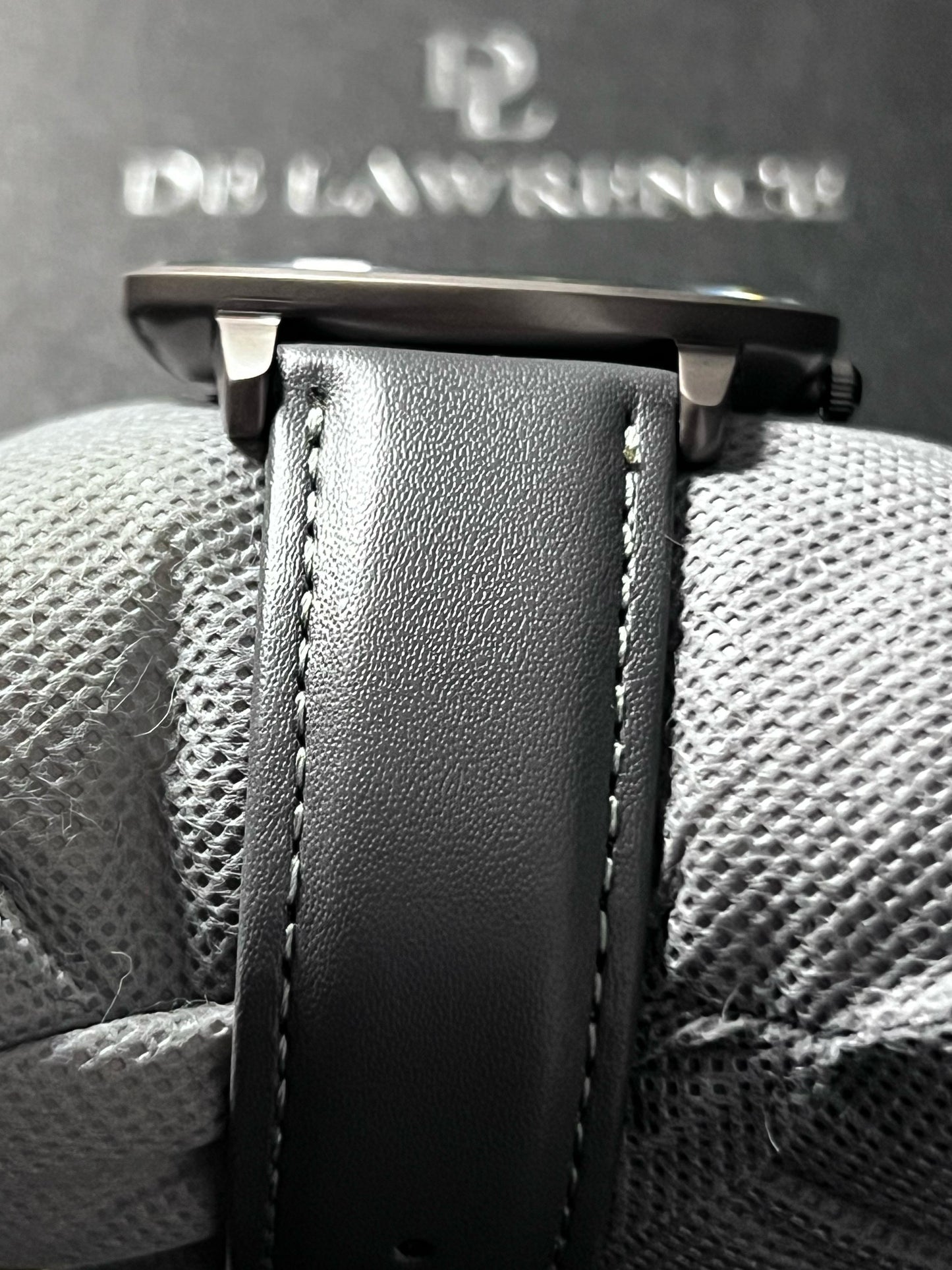 DE LAWRENCE