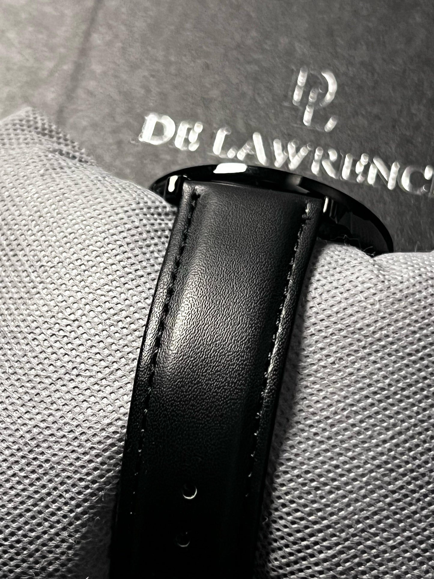DE LAWRENCE