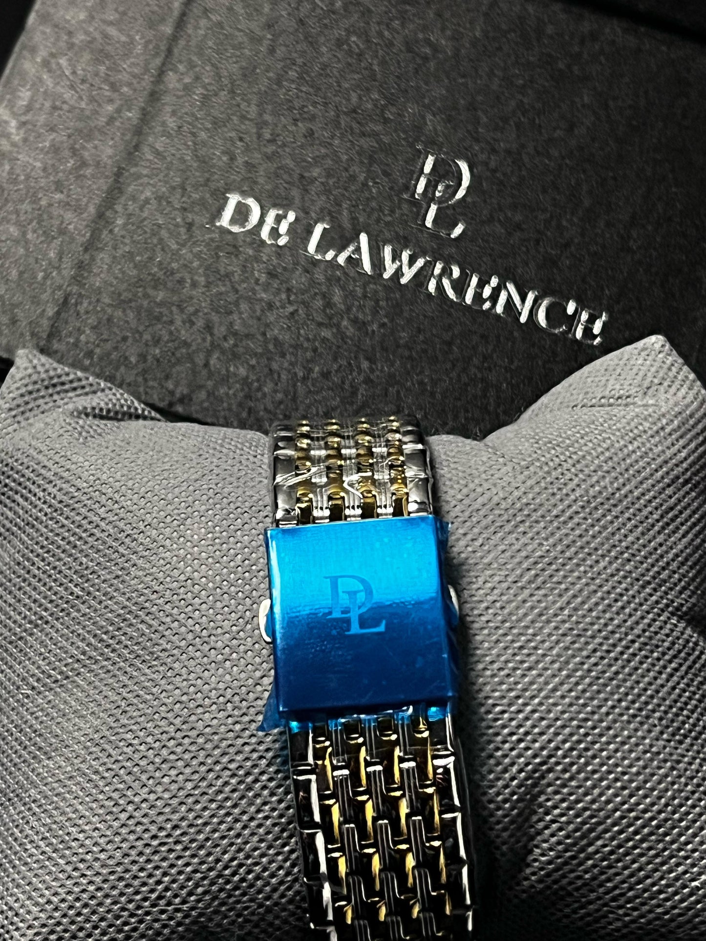 DE LAWRENCE