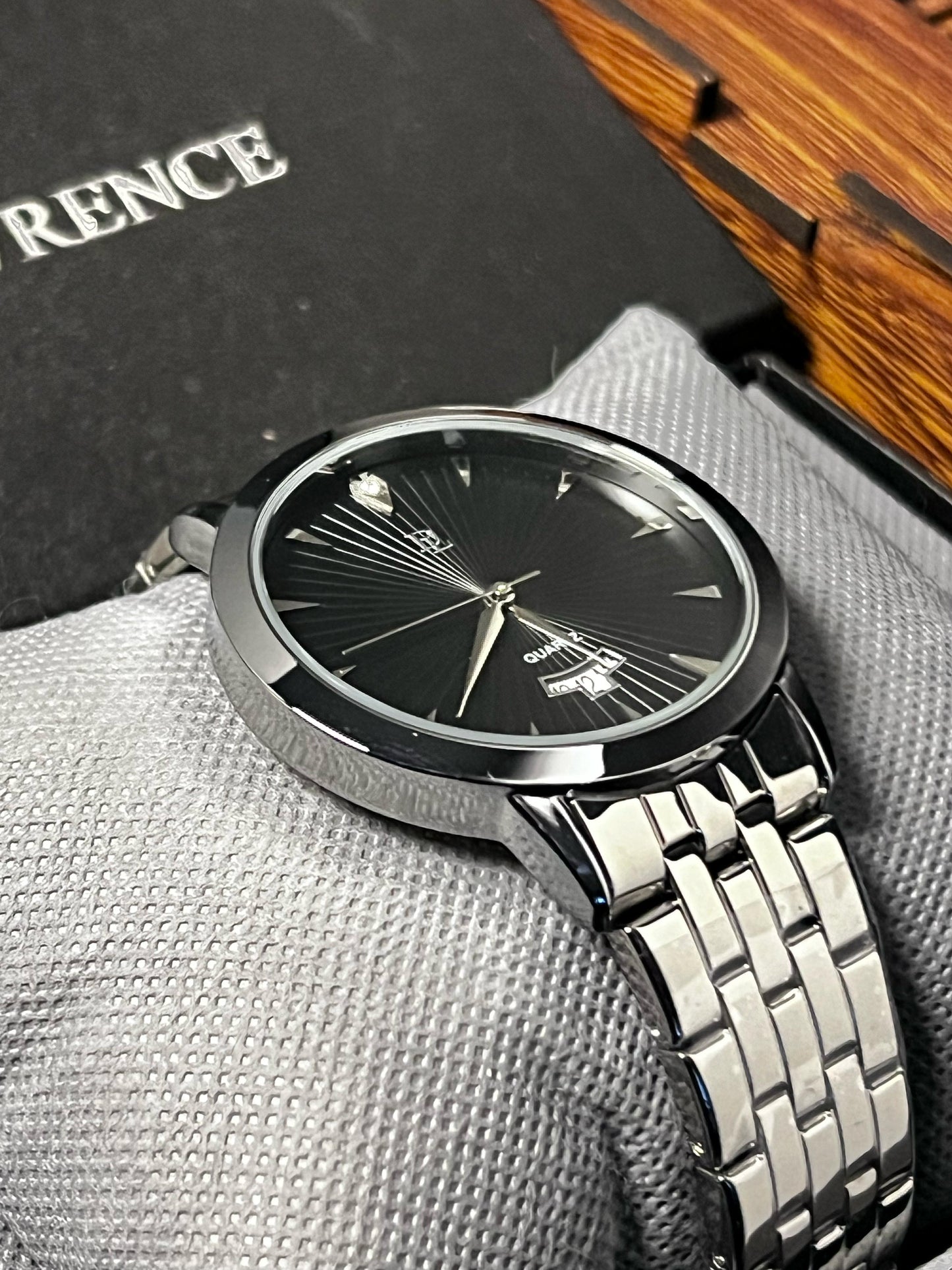 DE LAWRENCE