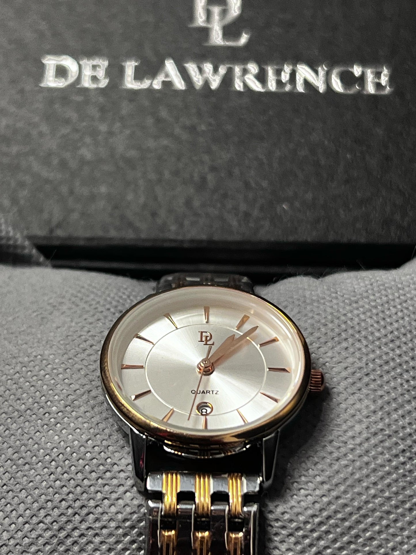 DE LAWRENCE
