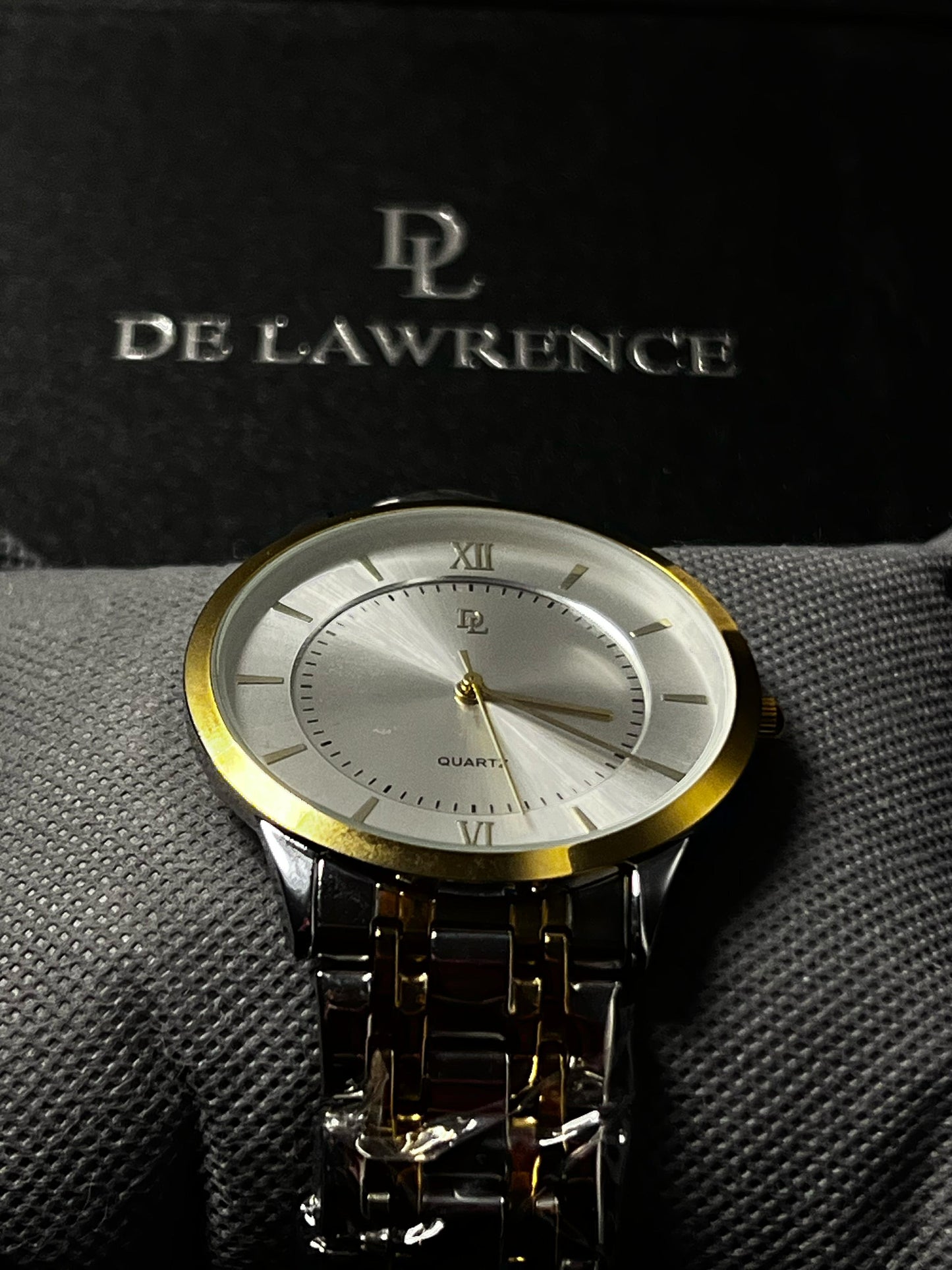 DE LAWRENCE