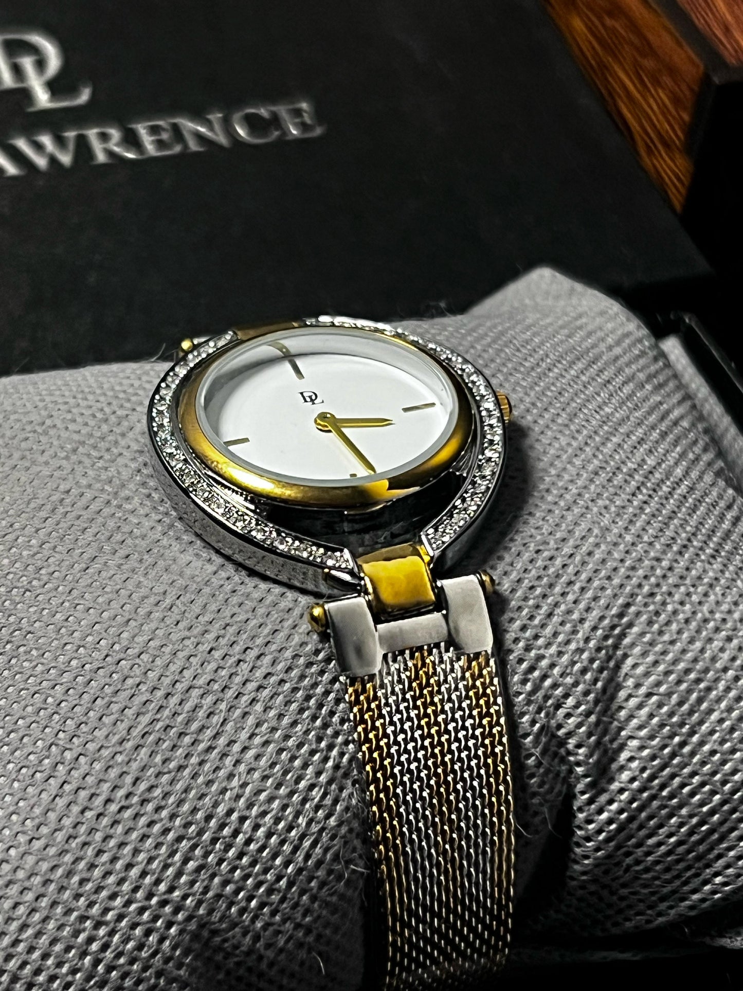 DE LAWRENCE