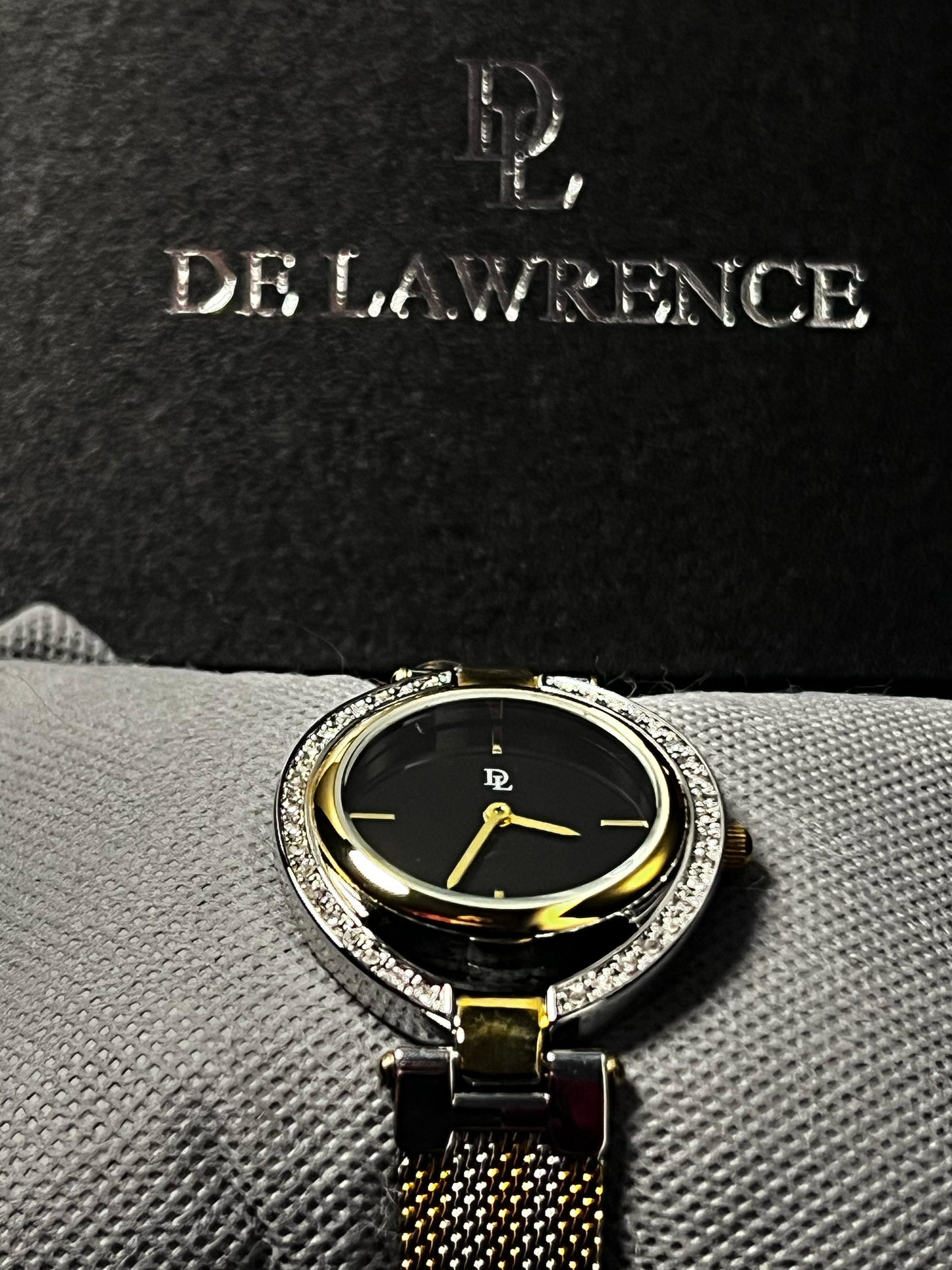 DE LAWRENCE