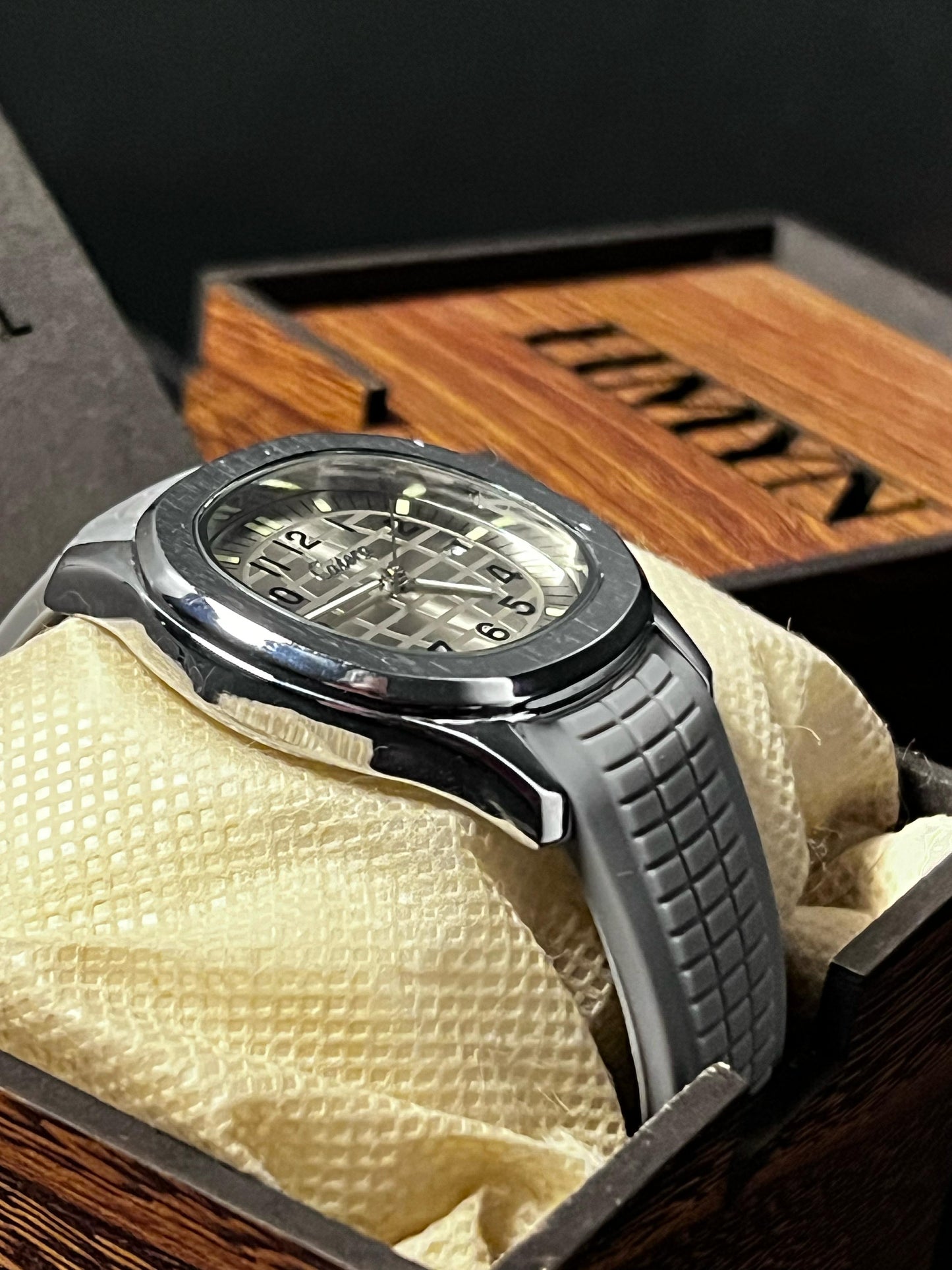 Catera Watch