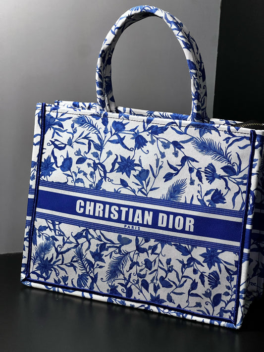 Luxury inspired Handbag