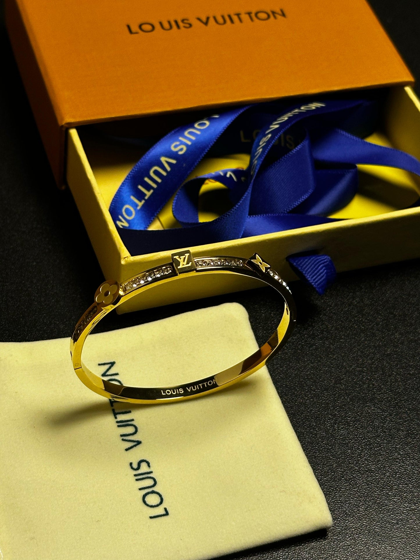 Women bracelet
