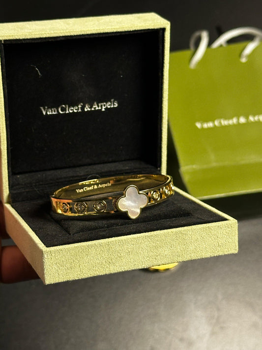 Women bracelet