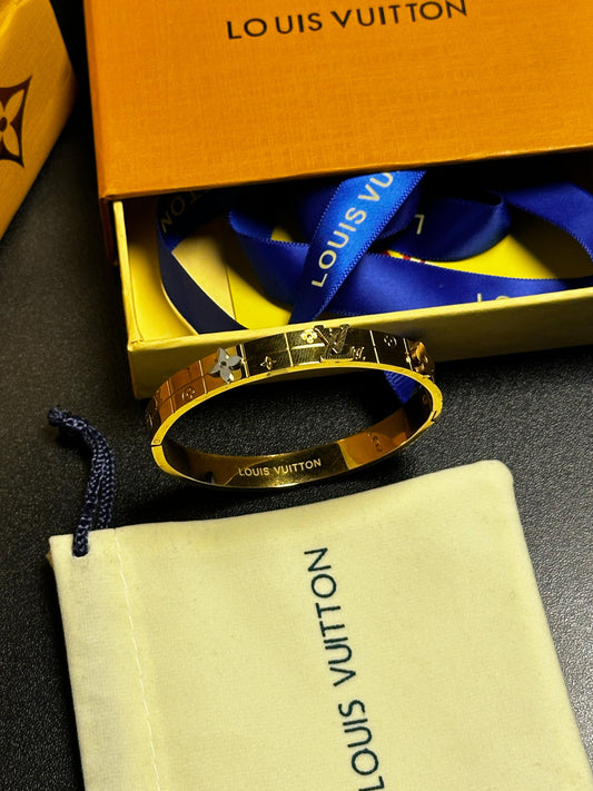 Women bracelet