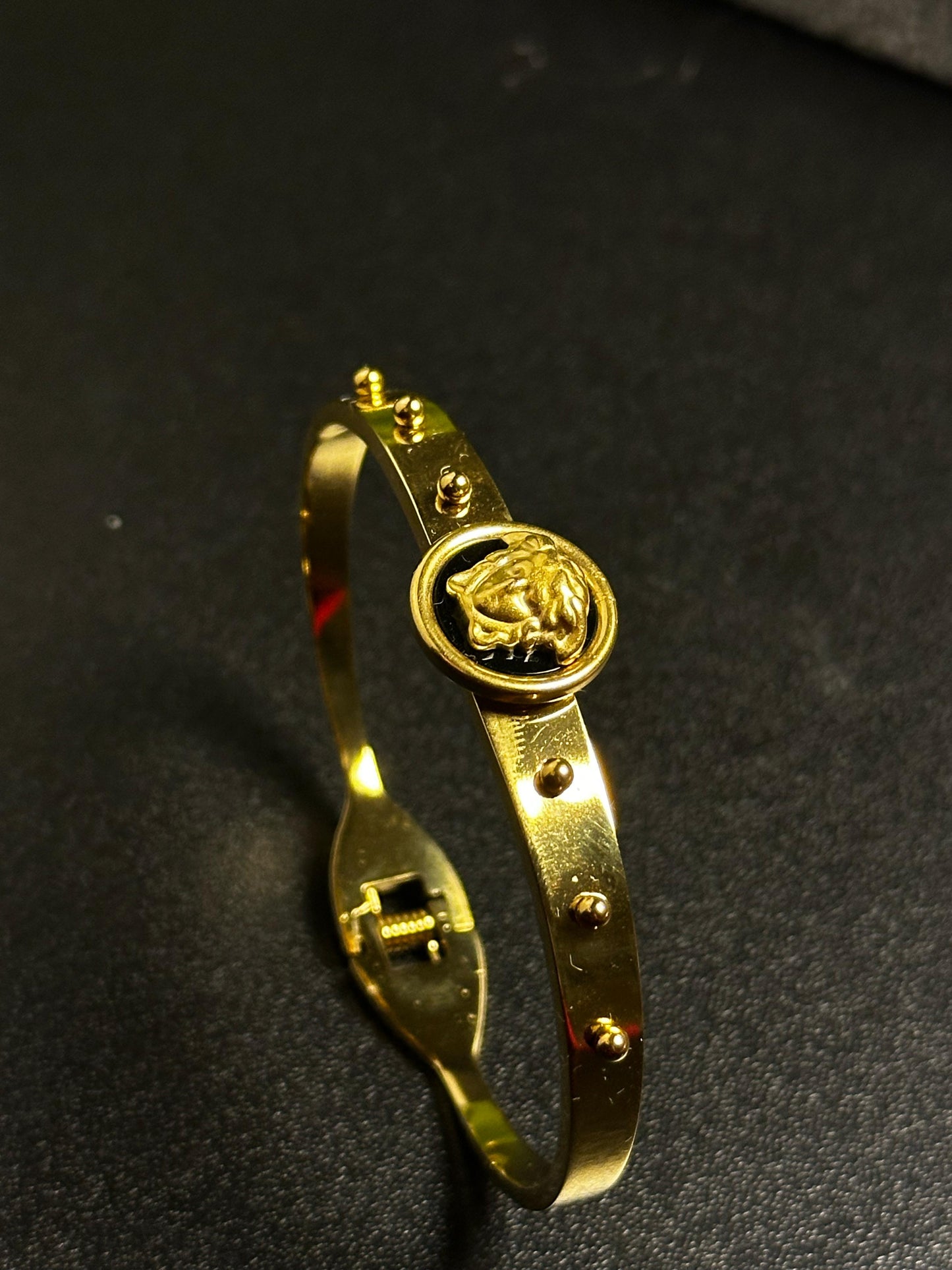Women bracelet