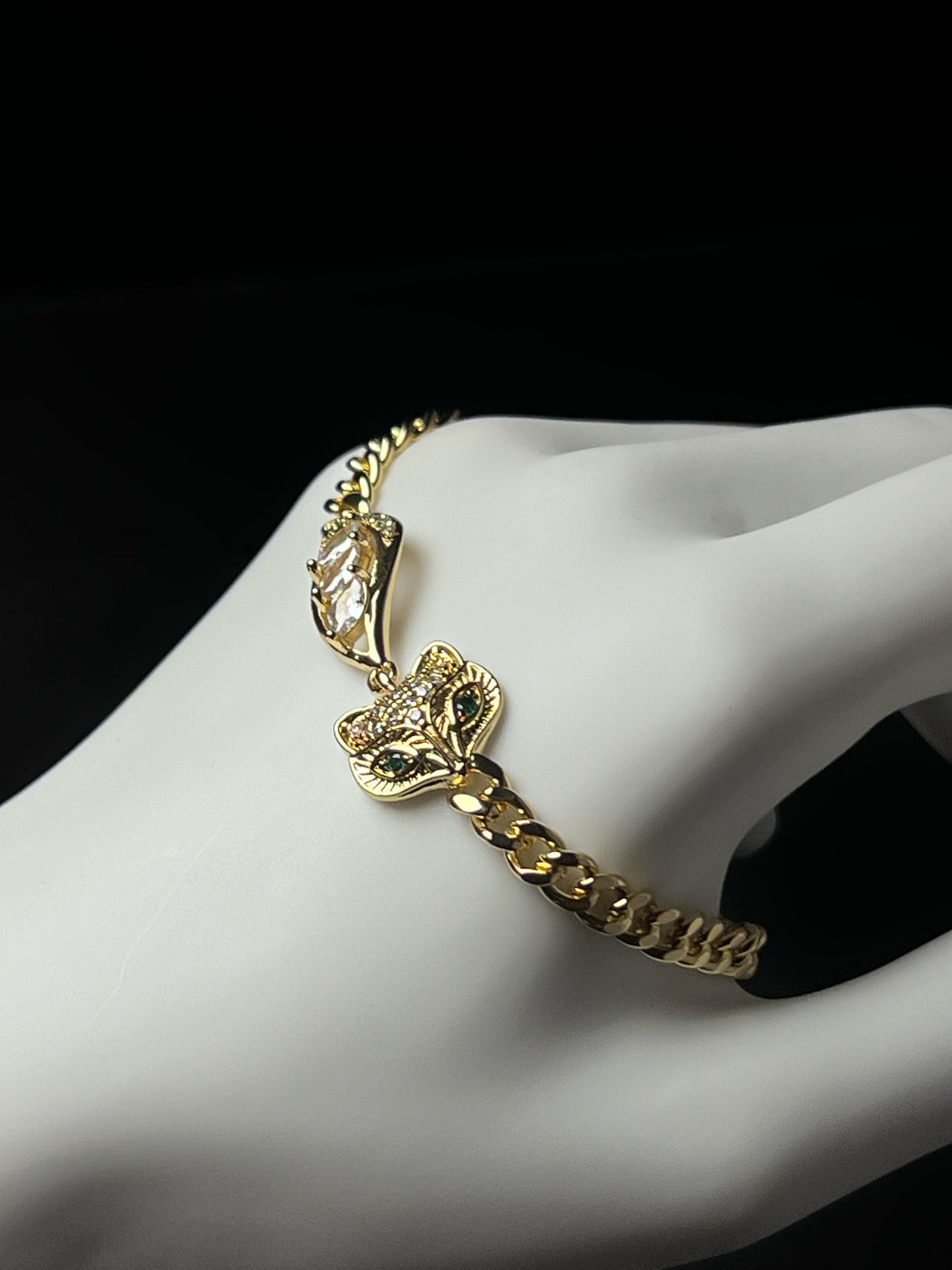 Women bracelet